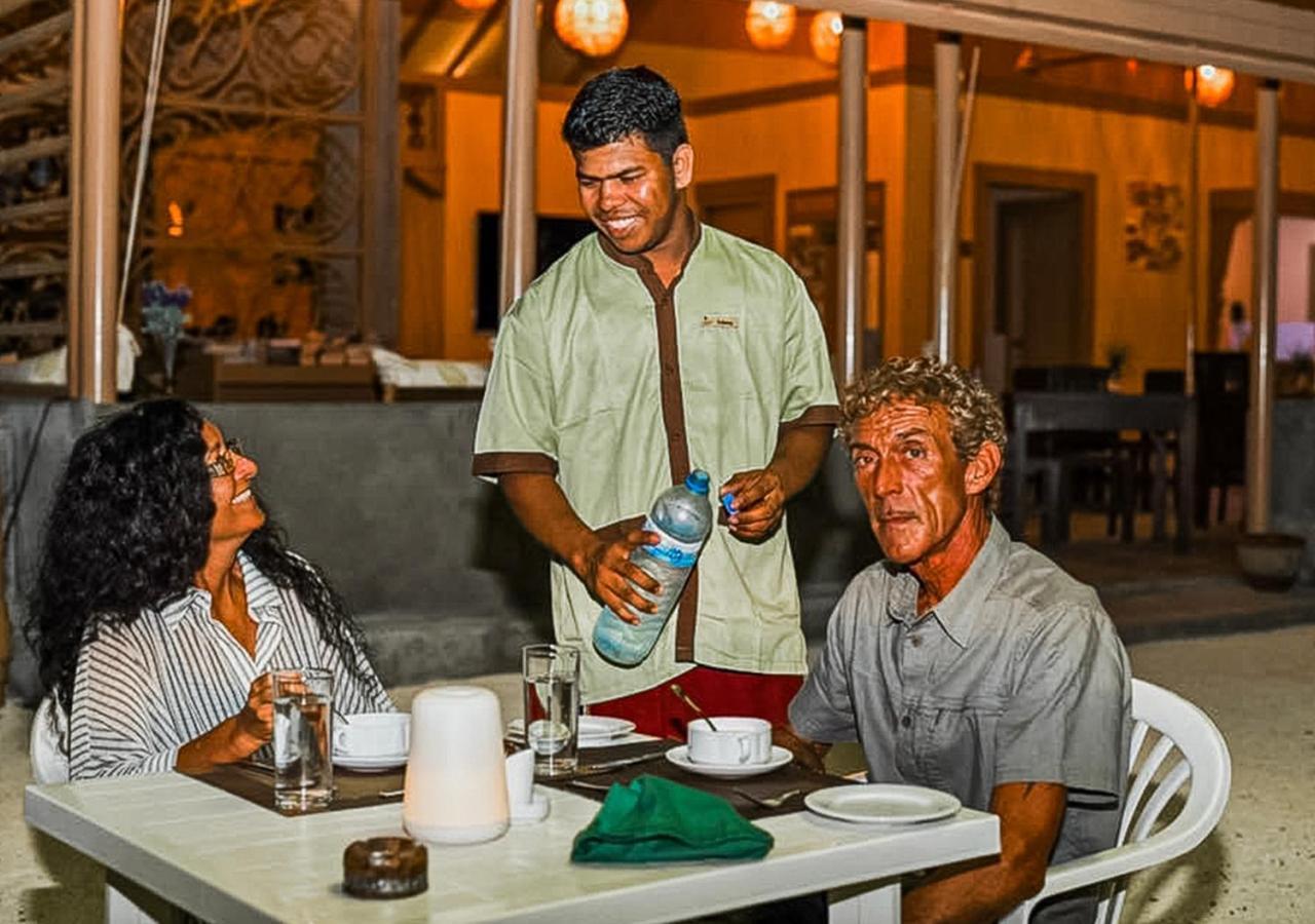 ホテル Tropical Tree Fehendhoo エクステリア 写真