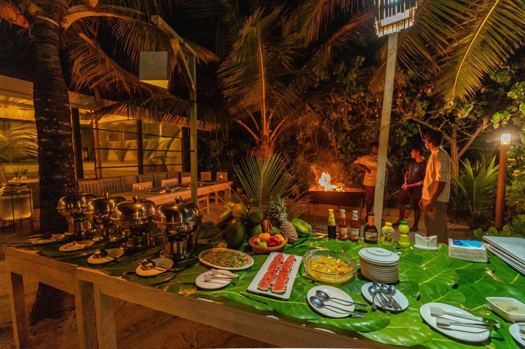 ホテル Tropical Tree Fehendhoo エクステリア 写真